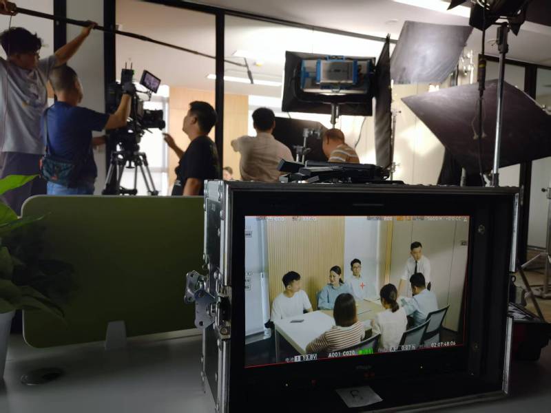 齐河县TVC拍摄公司：科技产品视觉化大师，诠释未来感与功能美学